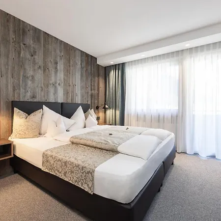 Haus Verwall Hotel apartamentowy Obergurgl