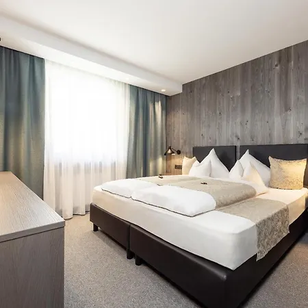 Haus Verwall Hotel apartamentowy