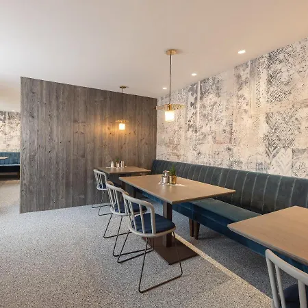 Haus Verwall Aparthotel 4*