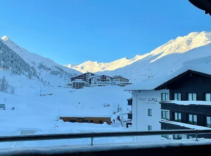 Haus Verwall アパートホテル オーバーグールグル