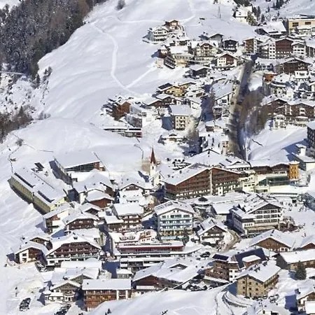 维尔沃公寓式酒店