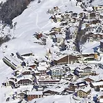 维尔沃公寓式酒店