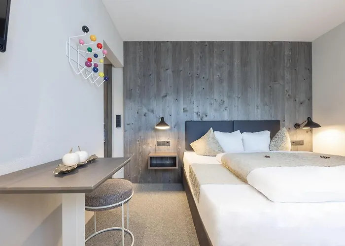 Haus Verwall Hotel apartamentowy