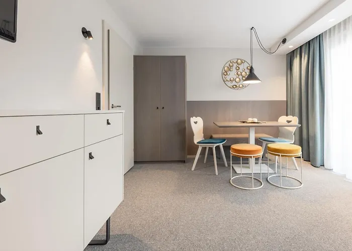 Haus Verwall Hotel apartamentowy